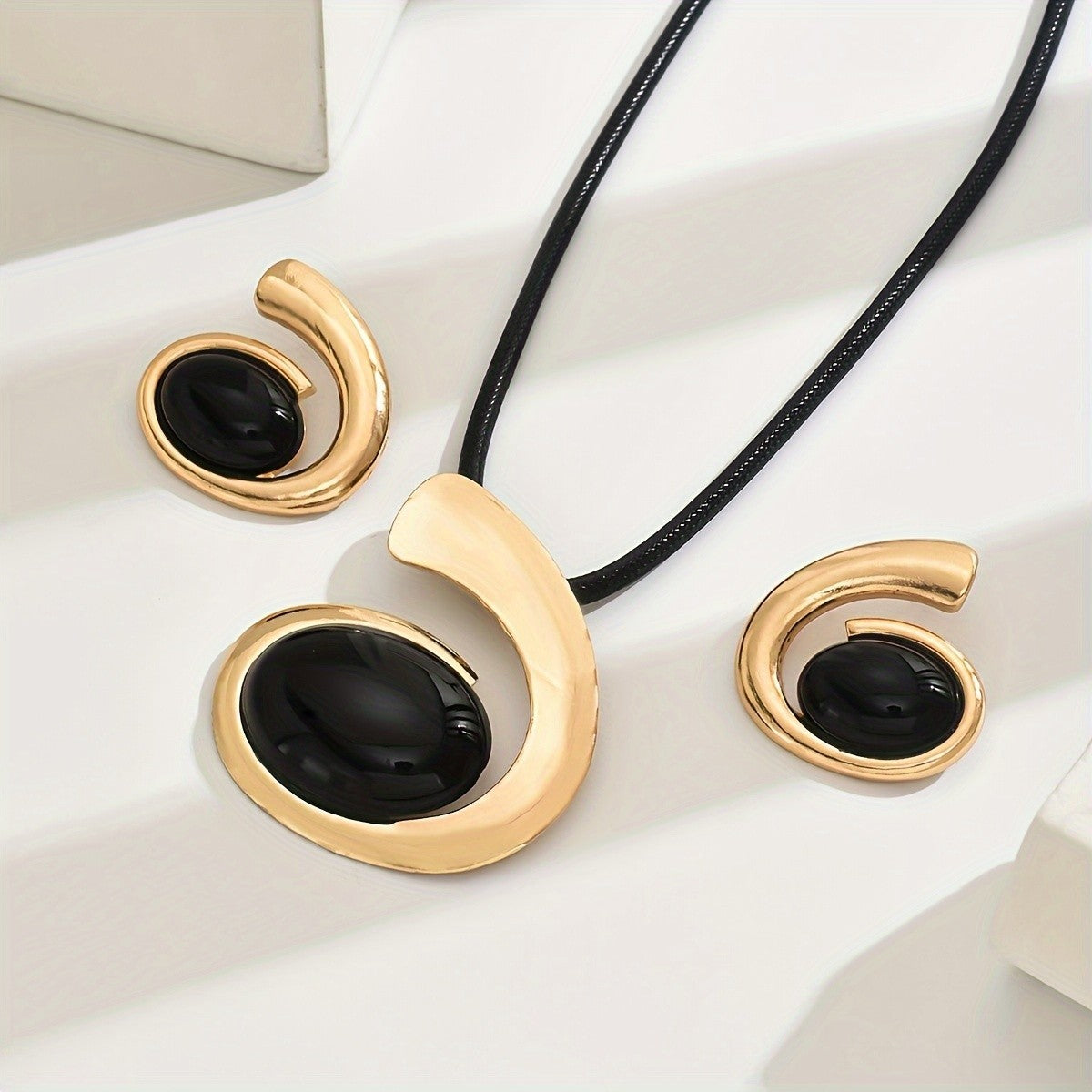 3-Piece Black Geometric Jewelry Set with Necklace & Earrings